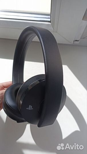 Беспроводные наушники Sony Gold Wireless Headset