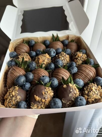 Набор клубники в шоколаде из 16 шт