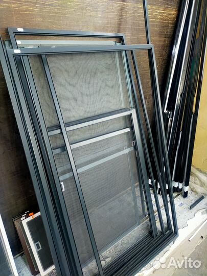 Специалист по сборке москитных сеток