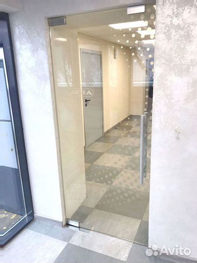 Дверь стеклянная межкомнатная