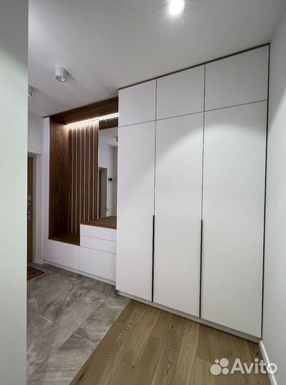 Шкаф с зеркалом