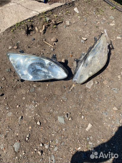 Фары Toyota corolla 120 хэтчбек дефектные