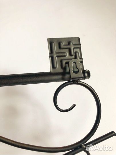 Вешалка настенная новая металлическая
