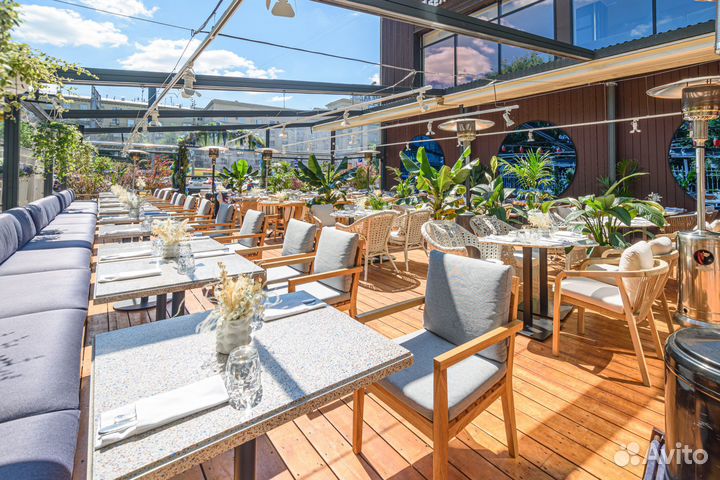 Хостес в ресторан