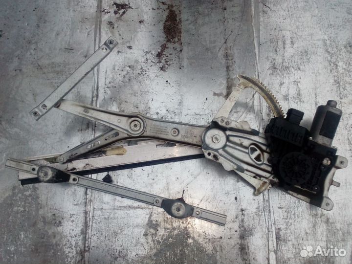 Стеклоподъемник передний правый Opel Astra H