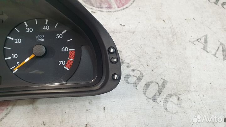 Приборная панель Mercedes-Benz W210 AMG