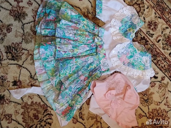 Пакет с детскими вещами