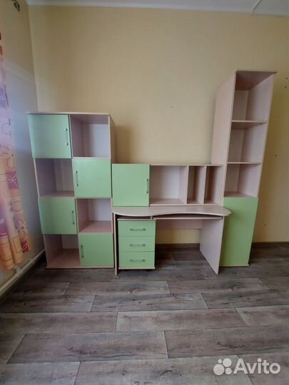 Комплект мебели в детскую комнату