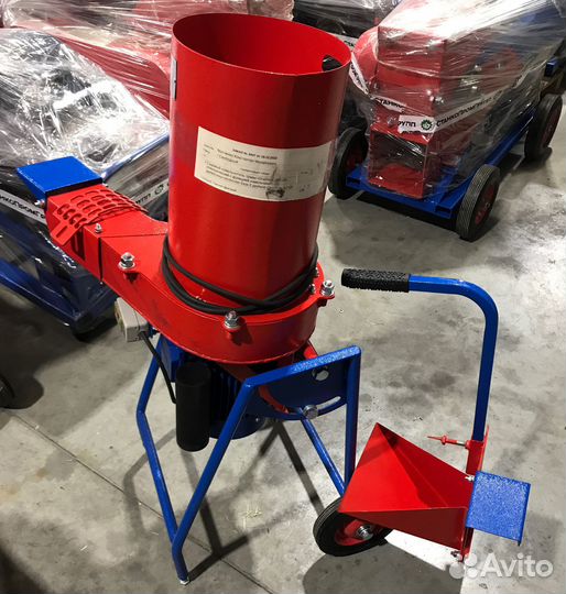 Измельчитель травы и веток 2в1 утр-940