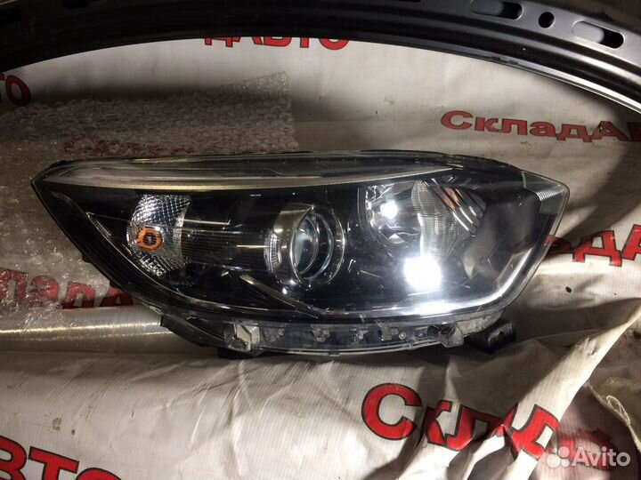 Renault Kaptur фара правая REA 2016 г.в