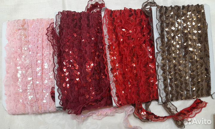 Кружево эластичное с пайетками