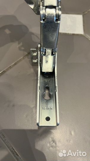 Петля для холодильника Electrolux Zanussi AEG