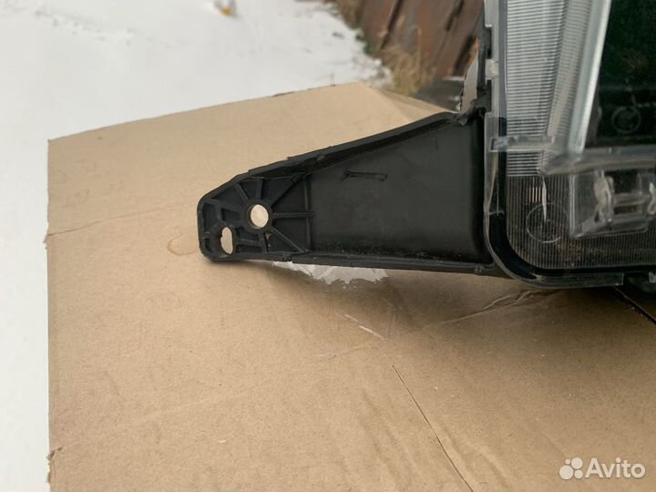 Jac JS6 передняя левая фара