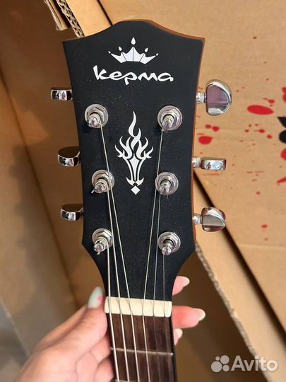 Гитара акустическая