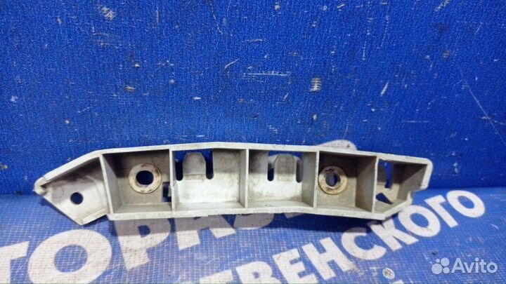 Крепление переднего бампера Ford Focus 3 седан