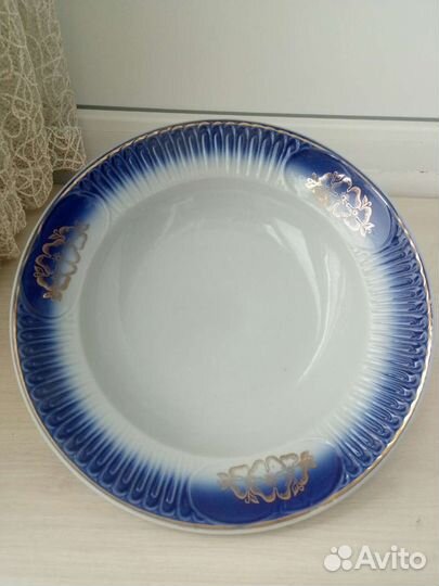 Тарелки и посуда различная