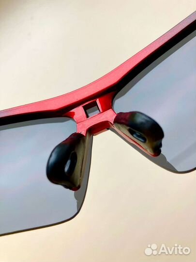 Красные спортивные солнцезащитные очки