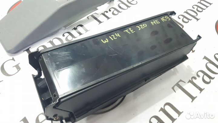 Хлебница на Mercedes-Benz W124