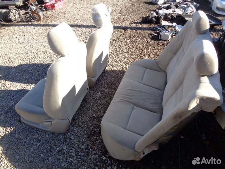 Сидения комплект Toyota Corolla NZE124 1NZ-FE