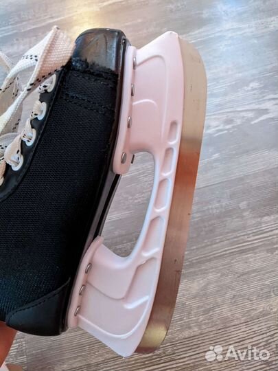 Коньки хоккейные