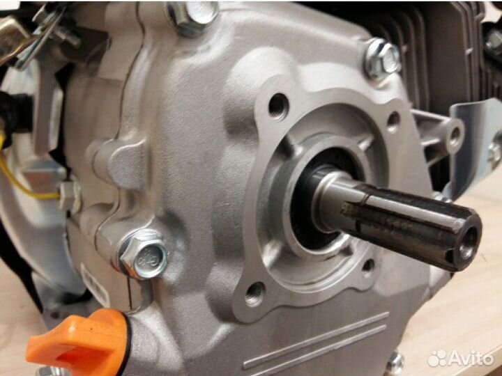 Двигатель бензиновый ECO М1700 (17л.с., шлицевой)