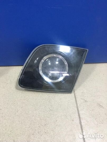 Мазда 3 седан фонарь правый В крышку багажника