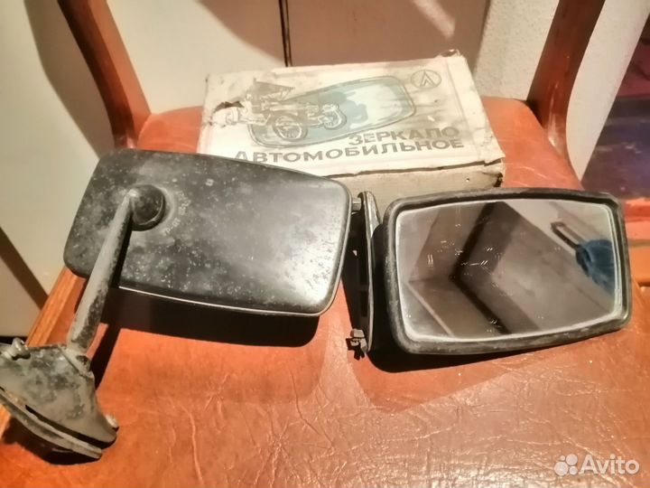 Зеркало заднего вида