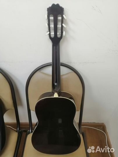 Классическая гитара 2/4