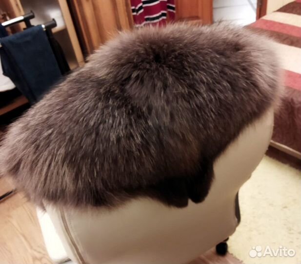 Воротник из меха енота
