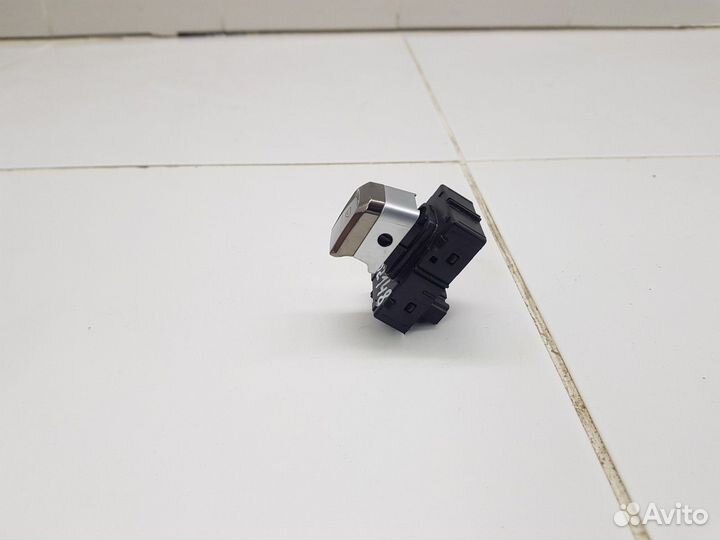 Кнопка стеклоподъемника (Geely Coolray)