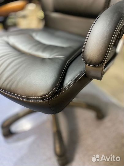 Компьютерное кресло