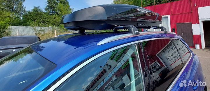 Бокс на крышу Broomer черный на Audi Q7