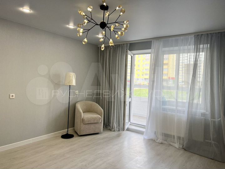 2-к. квартира, 64 м², 2/18 эт.