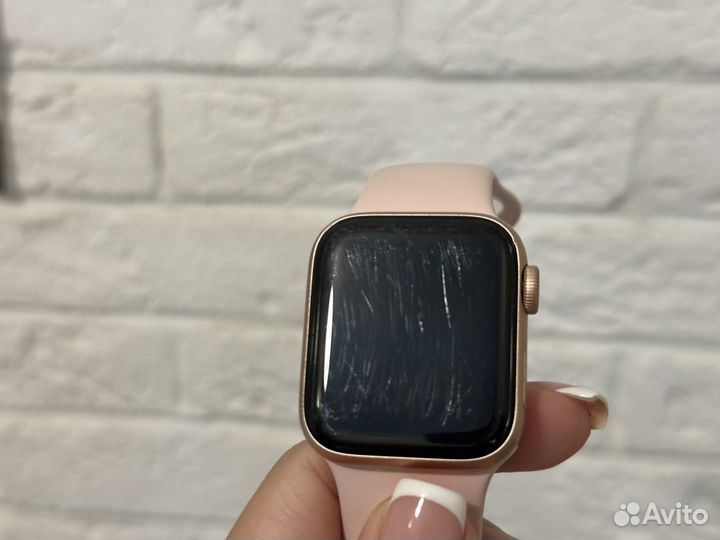 Apple watch SE 40 mm оригинал