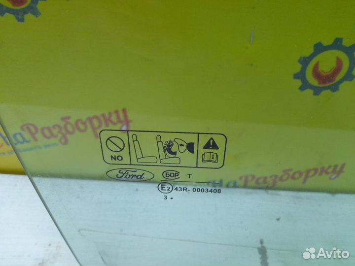 Стекло боковое переднее правое Ford Focus 2