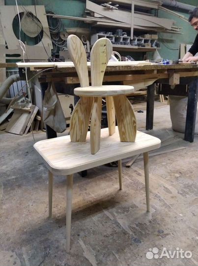Стул и стол детские из лиственницы