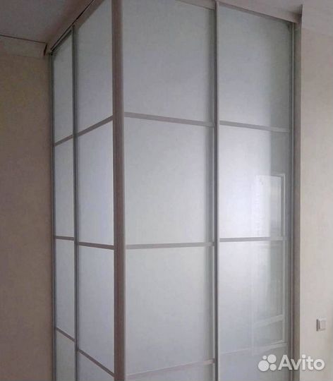 Стеклянная перегородка