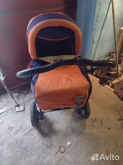 Прогулочная коляска