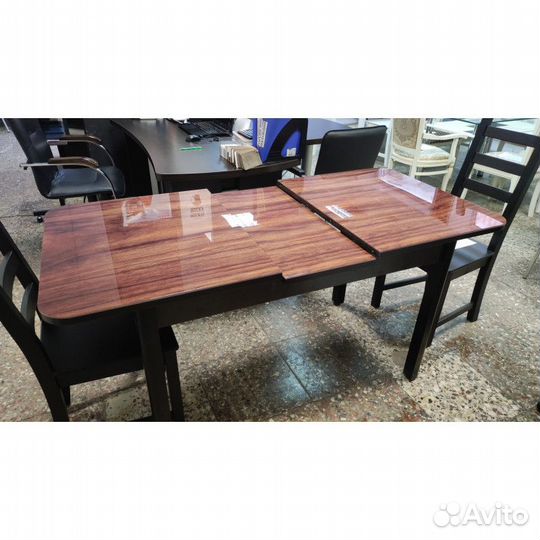 Кухонный стол Baut