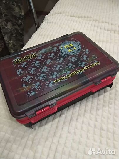 Коробка с воблерами Пантон 21