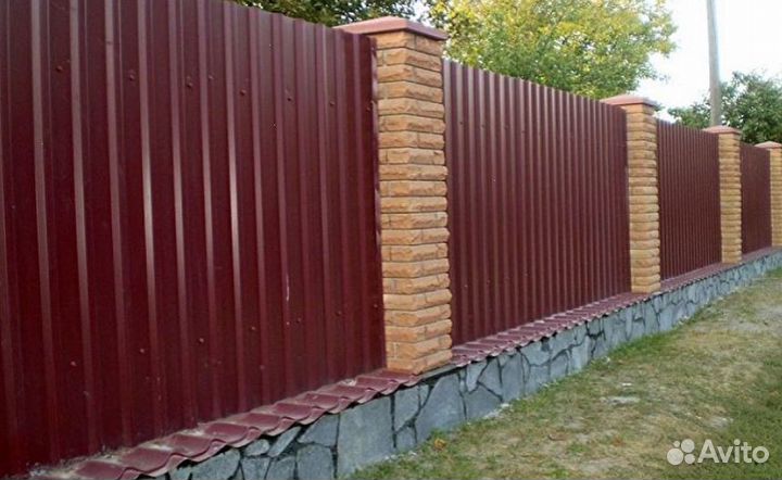 Забор из профнастила с металлическими столбами кач