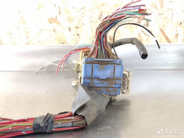 Блок предохранителей салонный Toyota Corolla e10