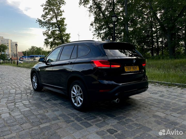 Аренда кроссовера BMW X1 (F 48 рестайлинг) / 2020г