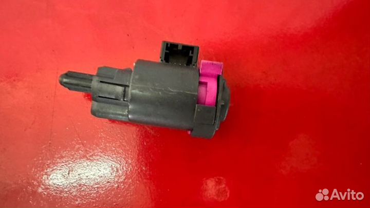 Лягушка стоп сигнала Audi A6 C6 2.8 ccea 2010