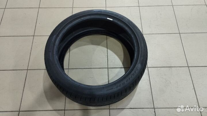Pirelli P Zero 245/40 R20