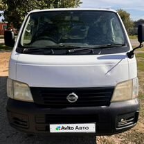 Nissan Caravan 2.0 AT, 2003, битый, 160 000 км, с пробегом, цена 450 000 руб.