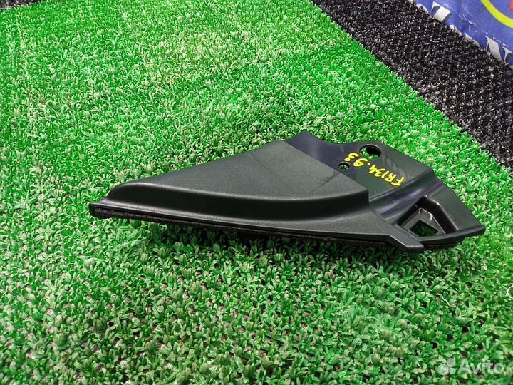 Уголок зеркала внутренний передний правый Nissan P