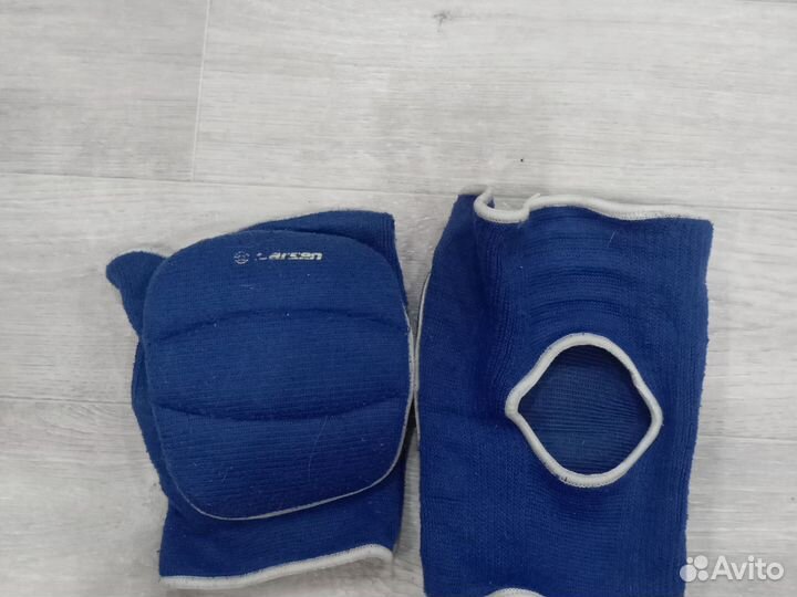 Наколенники