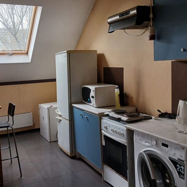 Доля: Дом 1600 м² на участке 12 сот.