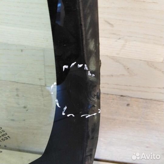 Стекло лобовое Mitsubishi Space Star I скол